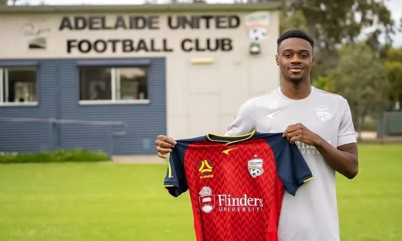 Cầu thủ trẻ nhất của Adelaide United là cầu thủ nào?